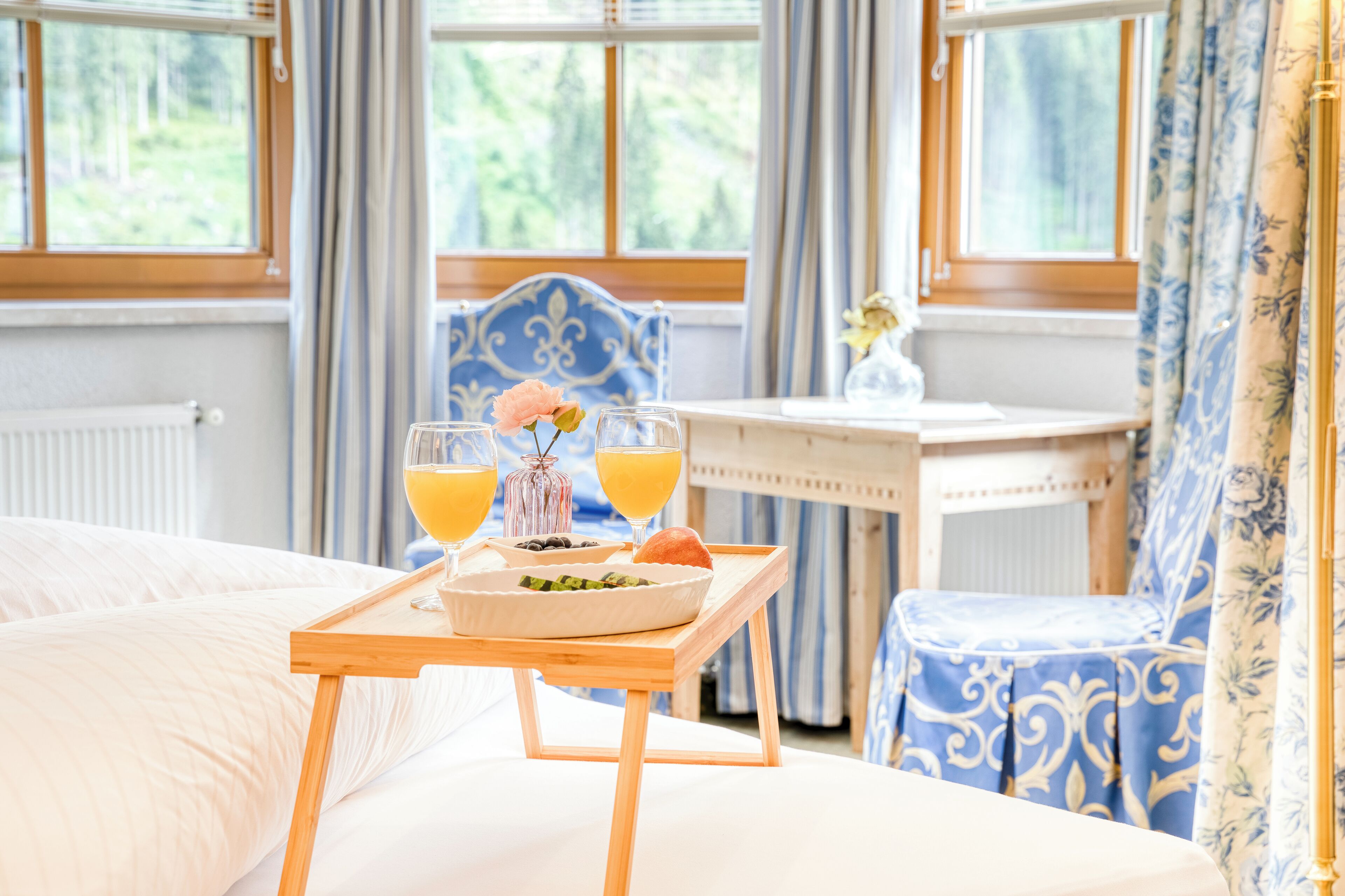 Comfort Double Room (oder Turm) | Premium bedding, in-room safe, blackout drapes, free cribs/infant beds