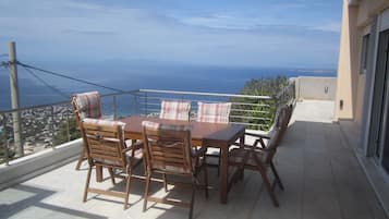 Deluxe Apartment, Sea View | Balcony