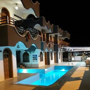 المنطقة المحيطة بالمنشأة