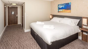Double Room | Desk, iron/ironing board, free WiFi, bed sheets