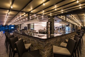 酒吧（店内）