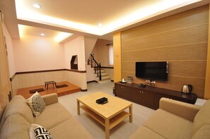 Family Room (6PAX)