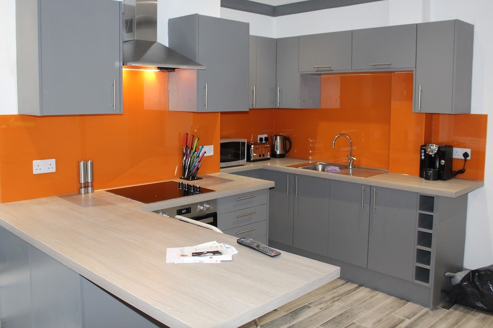 Townhouse @ 282 Walthall Street Crewe