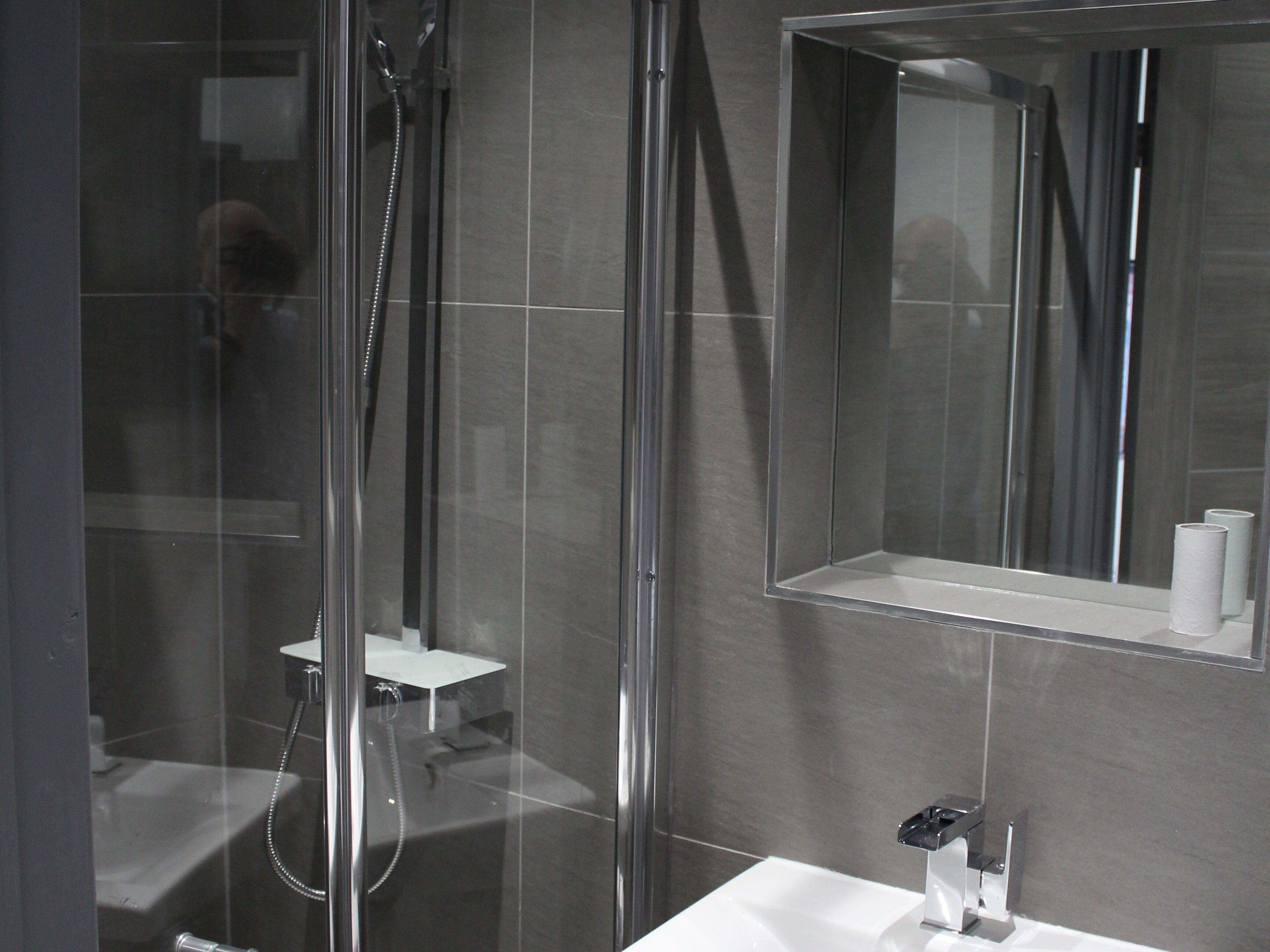 Superior Double Room, Ensuite (With TV) | Bathroom | Towels