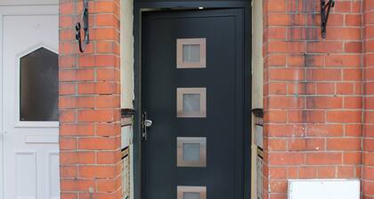 Townhouse @ 282 Walthall Street Crewe