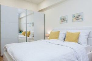 1 habitación, escritorio y sistema de insonorización 