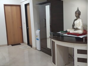 Hallway - Arista Service Apartments Kalanagar (Mumbai)