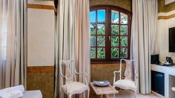 Suite Junior (Kamiros) | Vue de la chambre