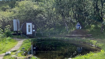 حمّام سباحة طبيعي