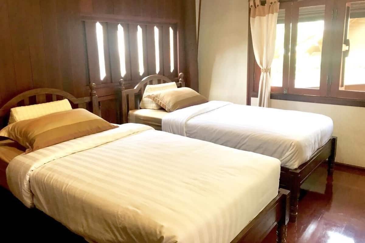 Double Room with Garden View | Kalis bunyi, katil lipat simpan/tambahan, Wi-fi percuma, cadar katil