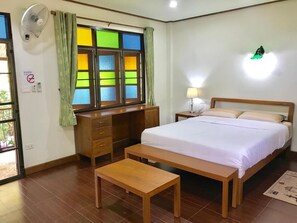 Double Room with Garden View | Insonorización, wifi gratis, ropa de cama y acceso para silla de ruedas 