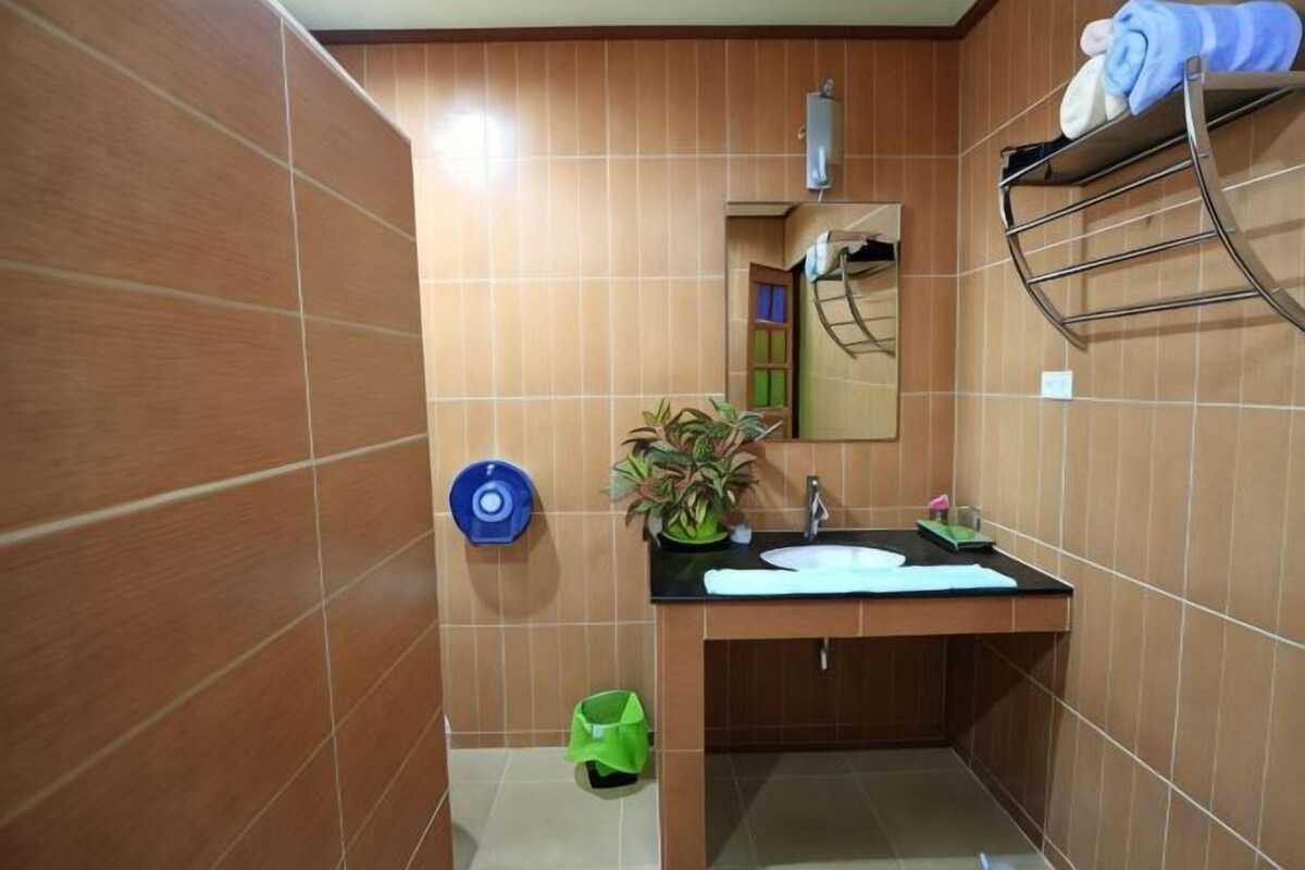 Banheiro | Chuveiro, produtos de toalete grátis, secador de cabelo, bidê