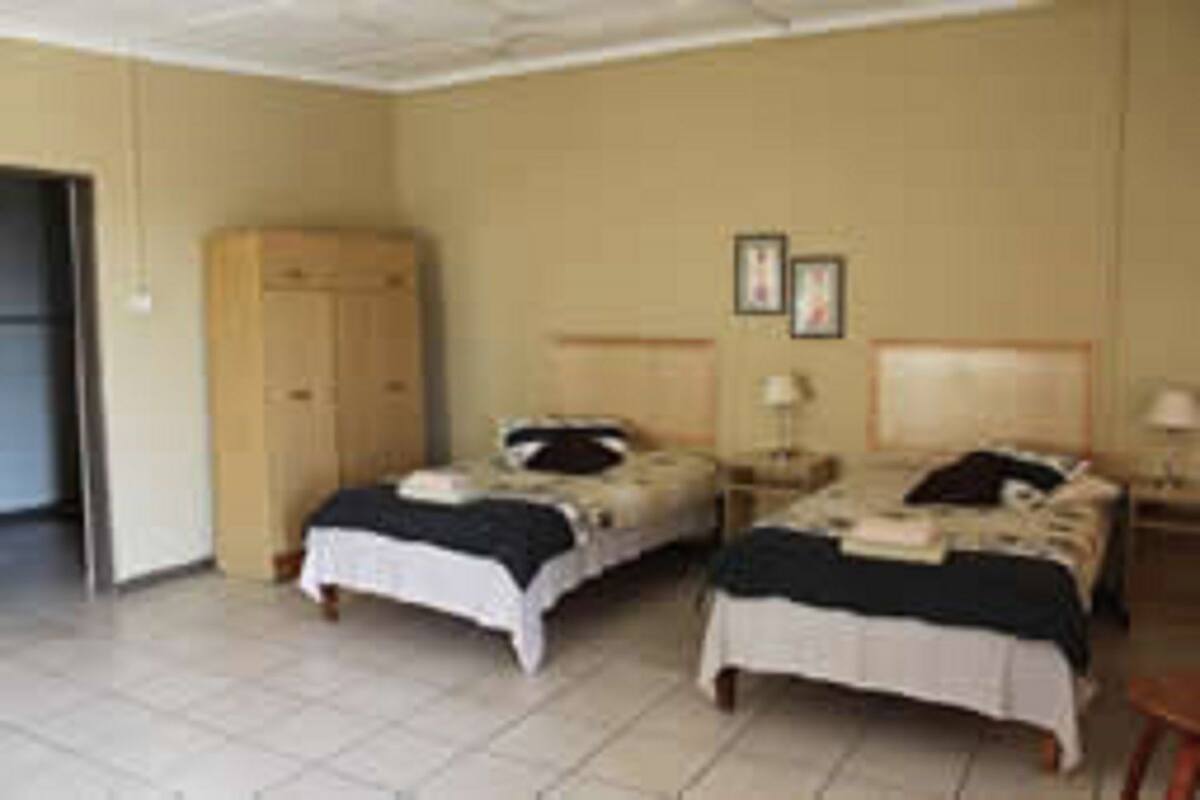 Habitación de lujo con 2 camas individuales, para no fumadores | Escritorio, cortinas blackout, cunas gratuitas y ropa de cama