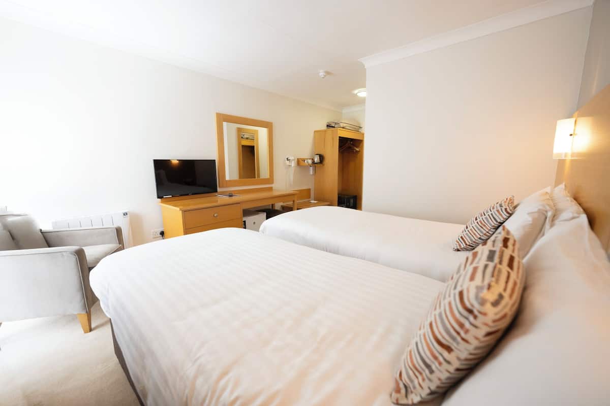 Desk, laptop workspace, iron/ironing board, free WiFi