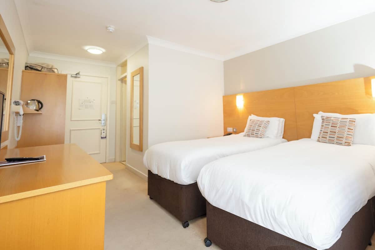 Desk, laptop workspace, iron/ironing board, free WiFi