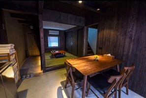 基础独立别墅, 多张床, 无烟房 | 3 多间卧室、特色装修、办公桌、免费 WiFi