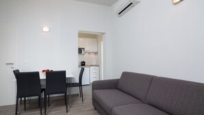 Unclassified image, 4 of 37, button - Villa Panorama (Omis)