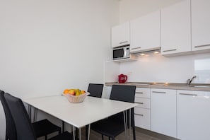 Lägenhet (5) | Eget kök | Kylskåp, mikrovågsugn, spishäll och vattenkokare