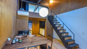 Rumah Basic, Beberapa Tempat Tidur, Bebas Asap Rokok | 2 kamar tidur, meja kerja, Wi-Fi gratis, dan didekorasi berbeda-beda