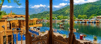 De-Laila Houseboats