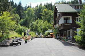 Terrace/patio - Landhaus Walkenmuehle (Bonndorf)