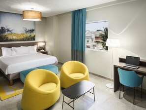 In-room safe, individually furnished, desk, laptop workspace - Adagio Aparthotel Jeddah Malik Road (Jeddah)