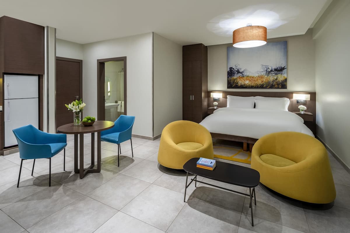 Studio, 1 Double Bed | In-room safe, desk, laptop workspace, blackout drapes
