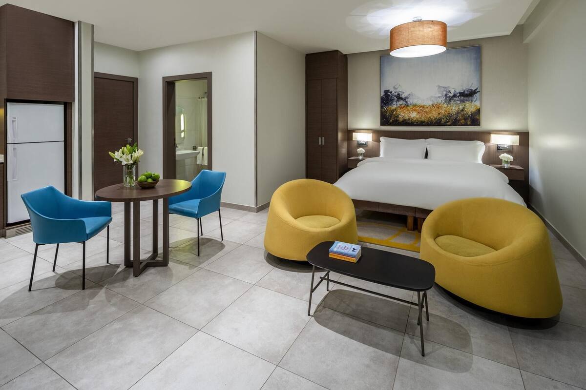 Studio, 1 Double Bed | In-room safe, desk, laptop workspace, blackout drapes