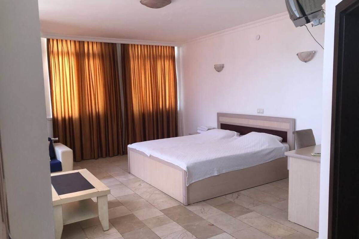 1 bedroom, desk, rollaway beds (surcharge), bed sheets