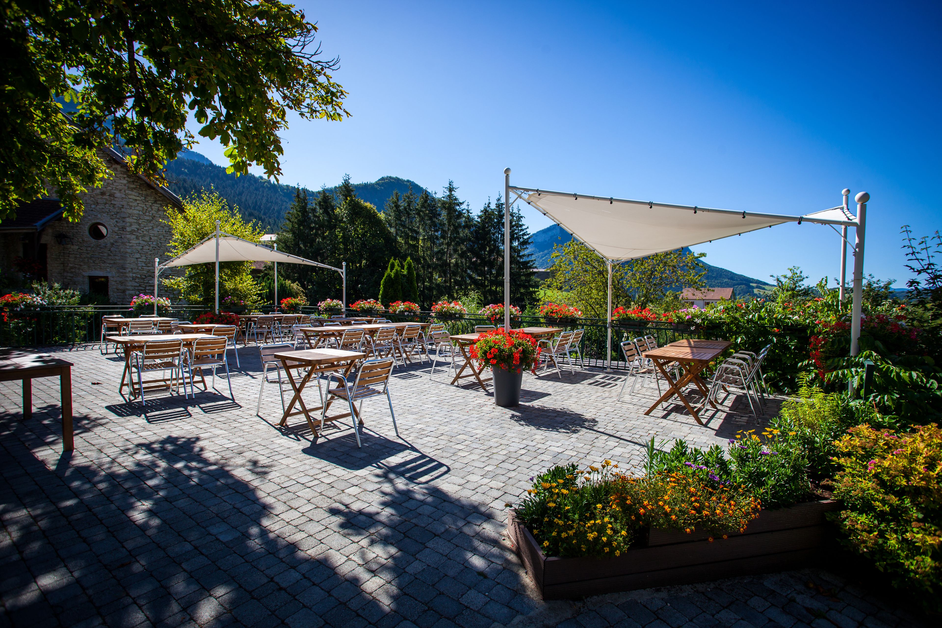 breakfast, lunch, dinner served; local cuisine