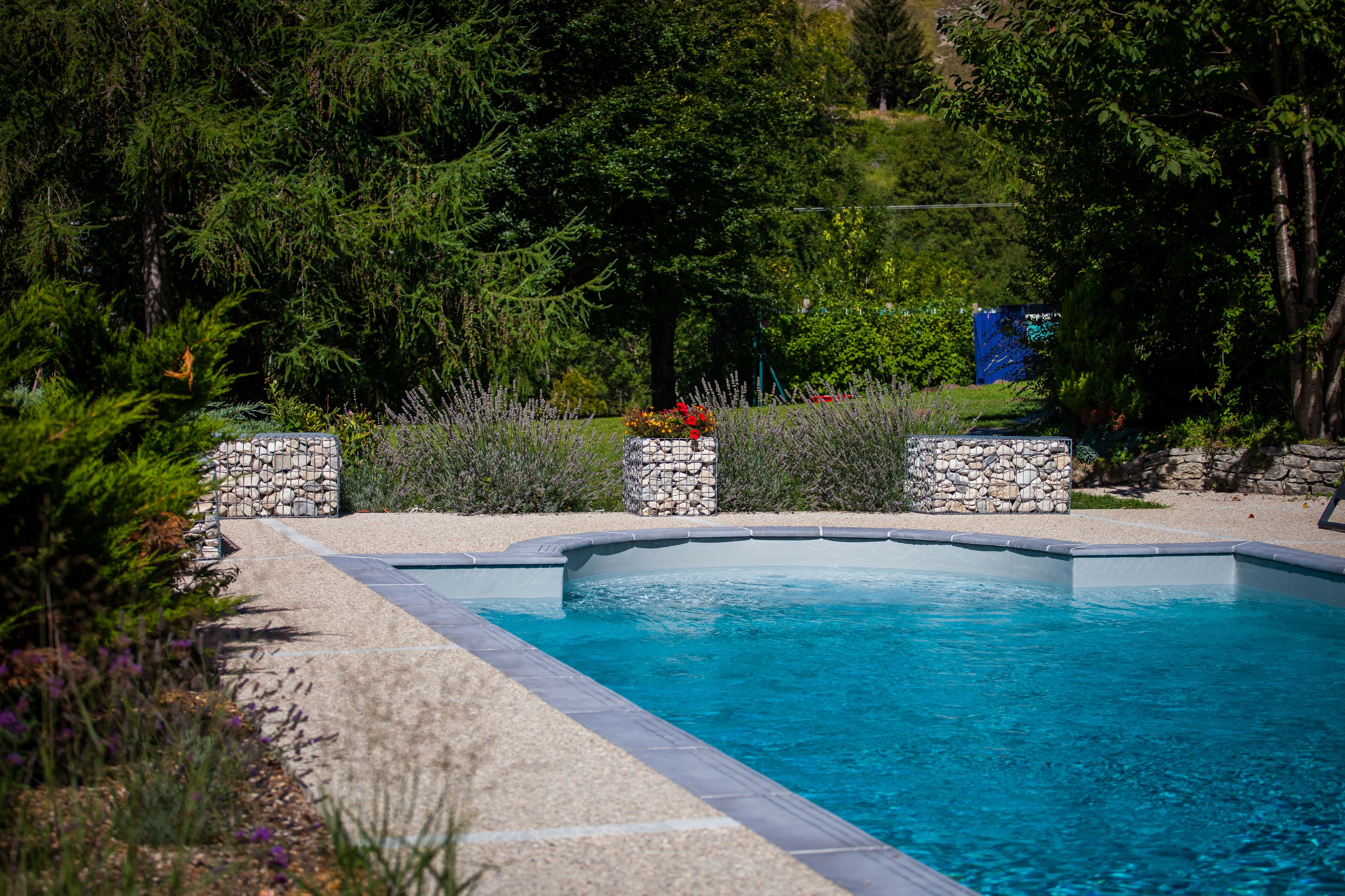 seasonal outdoor pool, open 8:00 am to 11:00 pm, pool umbrellas