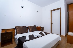 Standard Double Room | Soundproofing, bed sheets - Otel Kabasakal (Cesme)