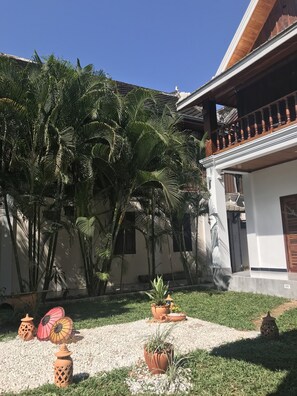 Exterior - Wisdom Mystery Hotel (Luang Prabang)