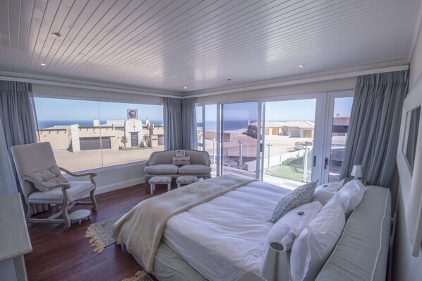 Casa familiar, 6 habitaciones (Lekkerkry) | Cortinas blackout y ropa de cama 