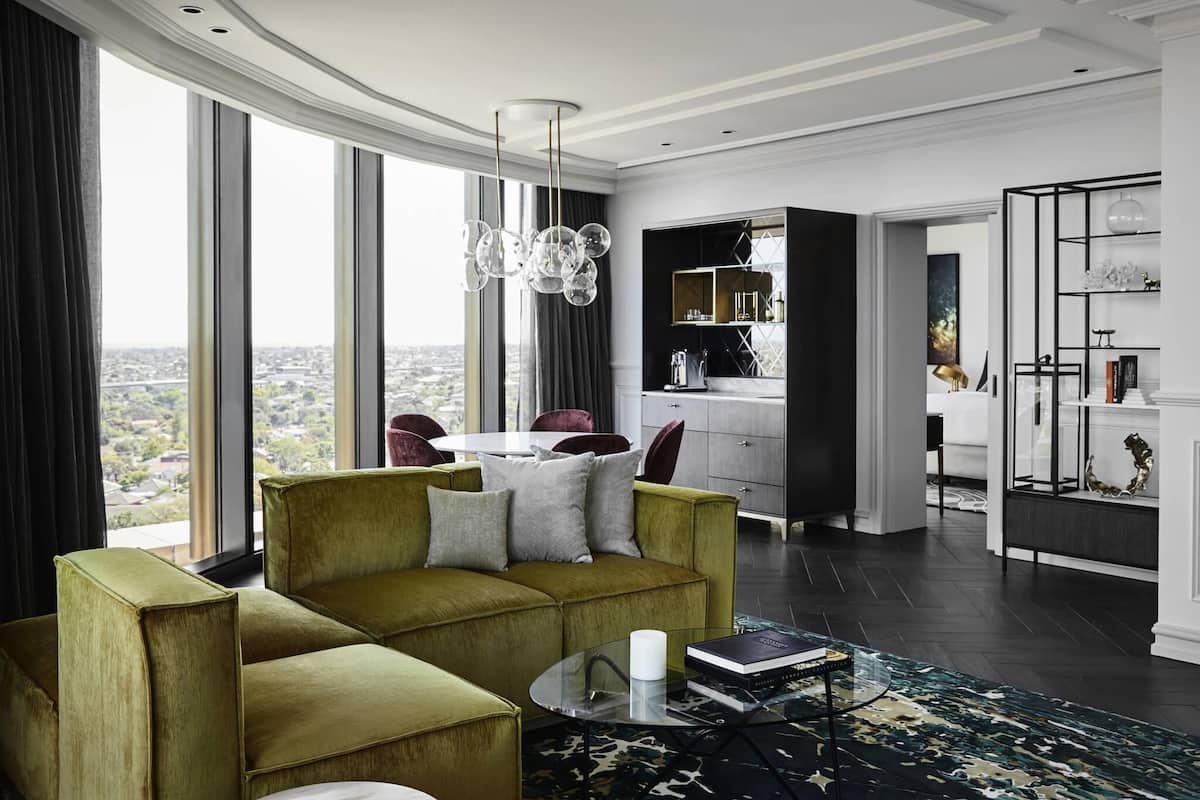 Penthouse (Des Créateurs) | Premium bedding, minibar, in-room safe, laptop workspace