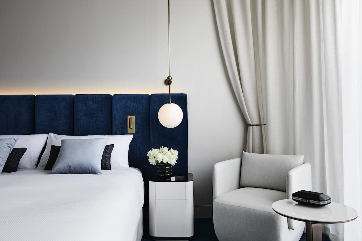 Classic Room, 1 King Bed | 1 bedroom, premium bedding, minibar, in-room safe