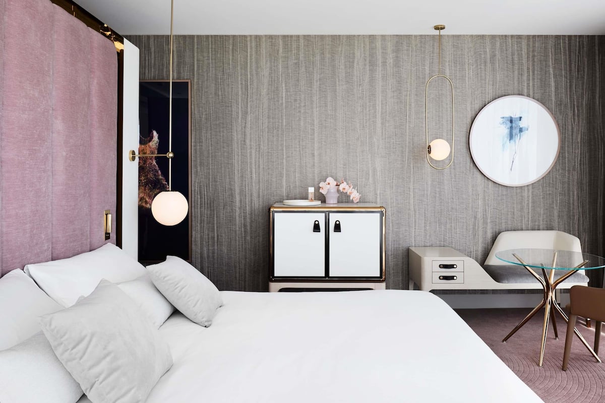 Deluxe Suite, 1 King Bed