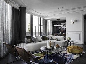 Luksus-loftsleilighet (Des Stylistes) | Sengetøy av topp kvalitet, minibar og safe på rommet