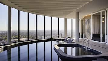 Body treatments, facials, 8 treatment rooms, massages