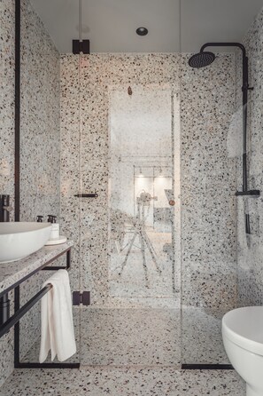 Shower, designer toiletries, hair dryer, towels - Blique by Nobis, Stockholm, a Member of Design Hotel (Stockholm)