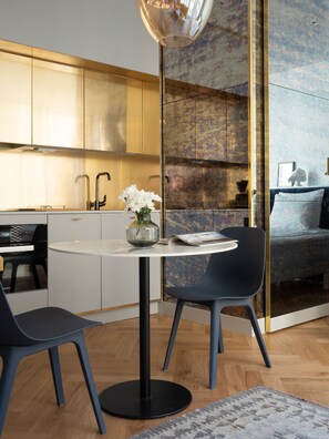 Comfort Apartment | In-room dining - Bob W Helsinki Ullanlinna (Helsinki)