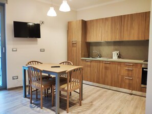 Apartment, 1 Bedroom | Living room | Flat-screen TV, heated floors - Kriemhilde Depandance (Worms)