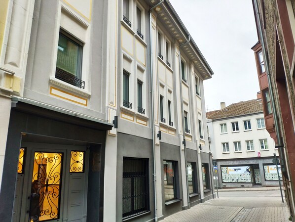 Exterior detail - Kriemhilde Depandance (Worms)