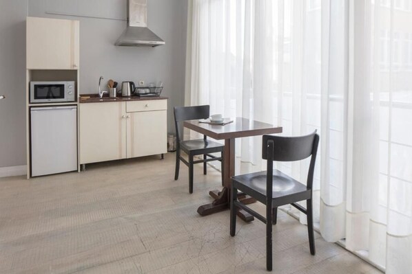 Dining - Moda Hostel (Istanbul)