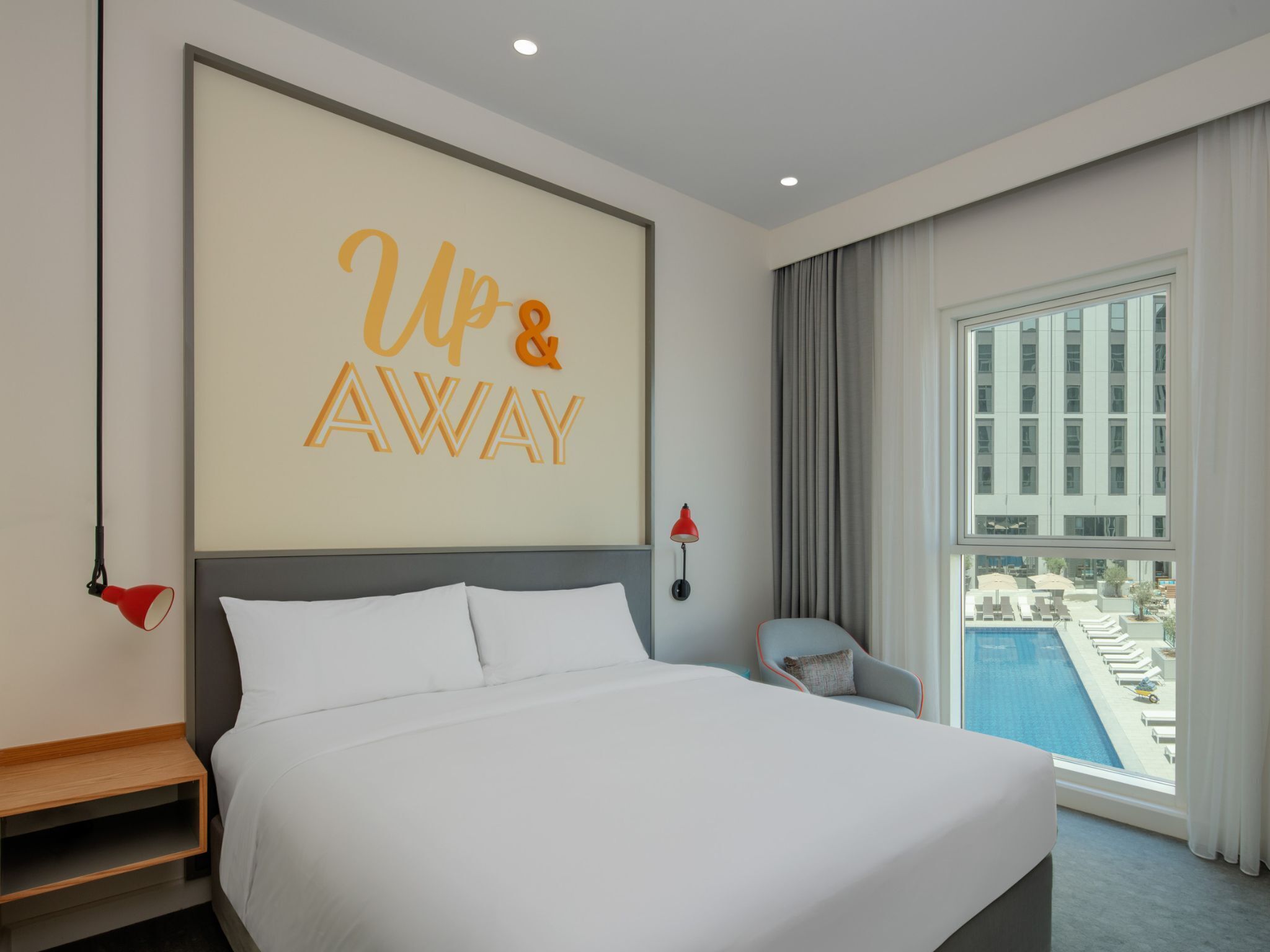 Rover Room Inclusive of Dubai Parks & Resorts Tickets | Cassaforte in camera, una scrivania, tende oscuranti, insonorizzazione