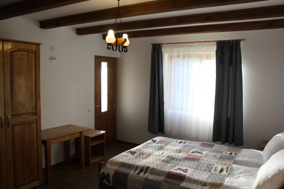 Deluxe Double Room, 1 Queen Bed, Non Smoking, Courtyard View