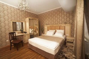 Standard Double Room | In-room safe, blackout curtains, soundproofing, iron/ironing board - Kras Hotel Resort Spa (Yessentuki)