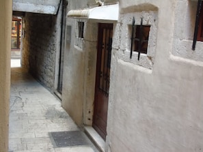 Entrée de l’hébergement