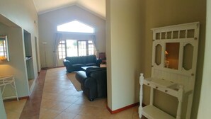 Unclassified image, 5 of 17, button - UniqueStay Greenways House (Cape Town)
