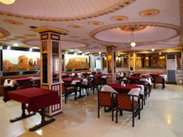 Restaurant - Hotel Neelam (Jaipur)